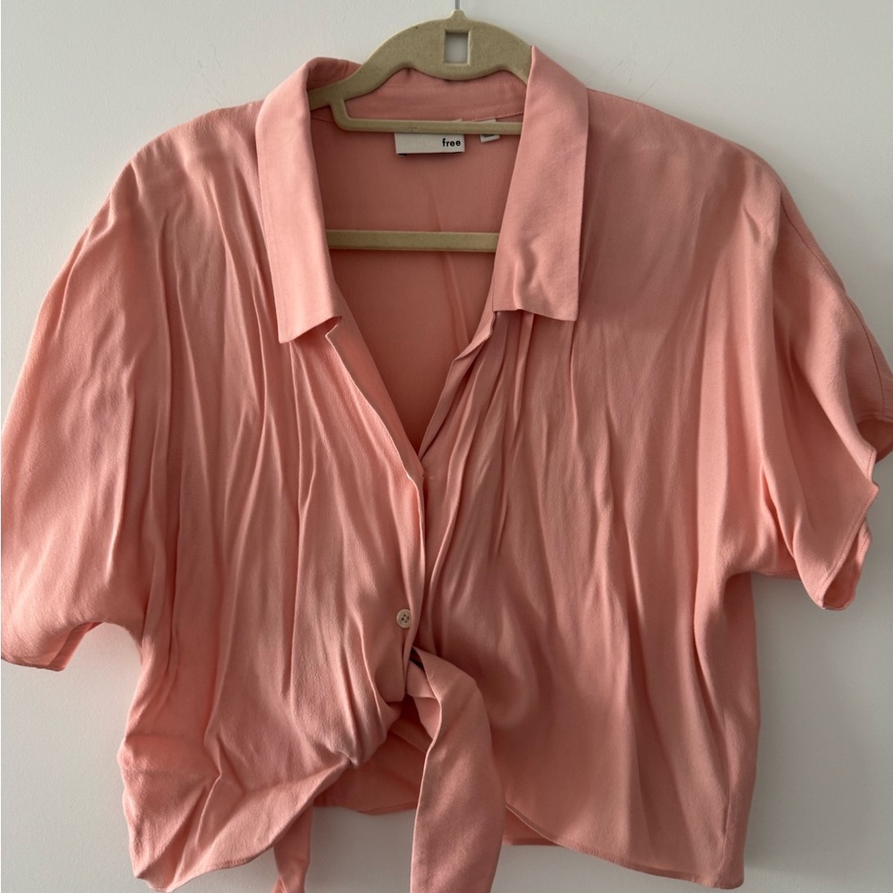 Peachy pink cropped front tie Aritzia top